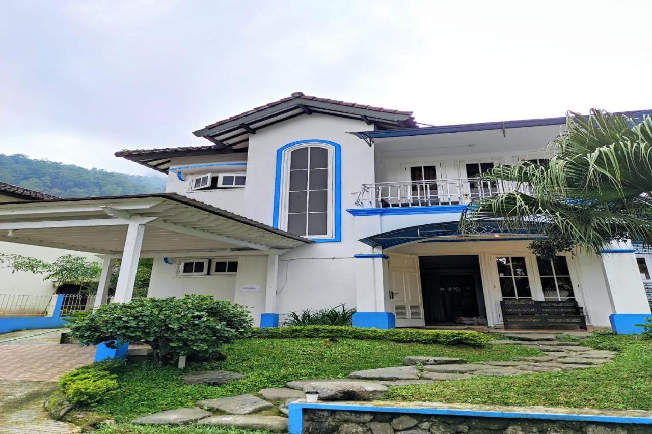 Villa Meteor Garden Tawangmangu Exterior foto
